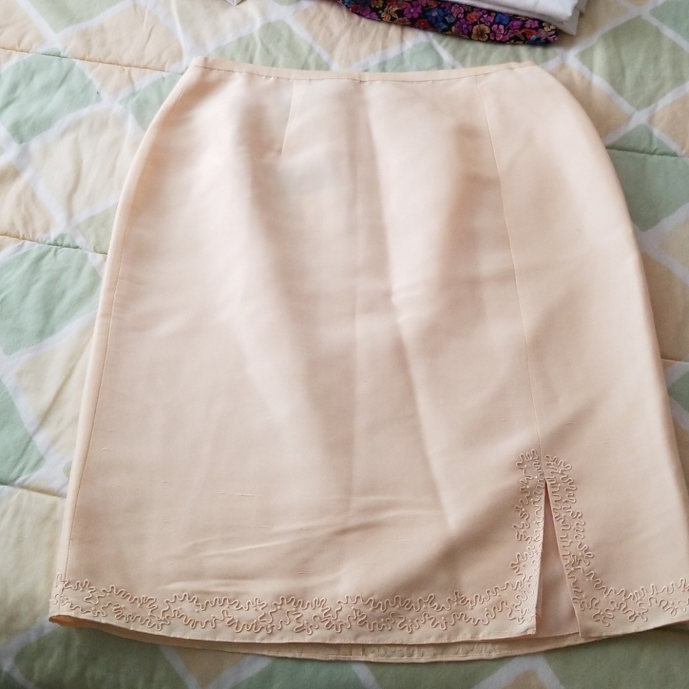Skirt lined